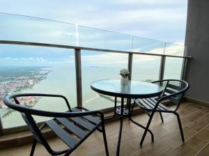 Μπαλκόνι ή βεράντα στο Silverscape Residence 3 Bedrooms Suite by MJ Holiday