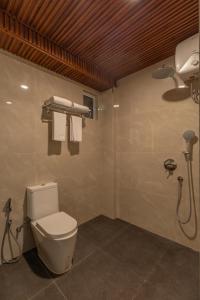 Koupelna v ubytování UMET Seaview Hotel with Free Airport Pick up and Drop T&C Apply