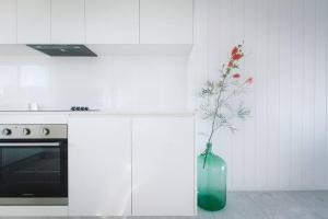 Kuchyň nebo kuchyňský kout v ubytování Ocean View Pippi Beach Yamba + 15 fotografií