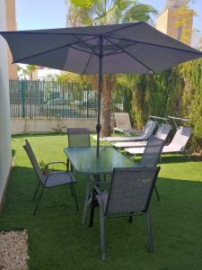 Κήπος έξω από το Three-bedroom holiday villa with magnificent pool next to the sea and golf courses +21 φωτογραφίες