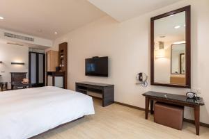 TV a/nebo společenská místnost v ubytování Guide Hotel Kaohsiung Shinkuchan