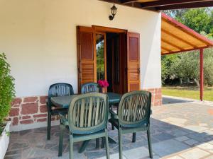 Gallery image of Mikro Xorio in Vathi +34 photos