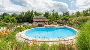 Bazén v ubytování Casa Corona nebo v jeho okolí