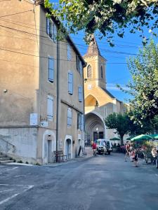 Η γειτονιά γύρω από ή μία γειτονιά κοντά σε αυτό το διαμέρισμα