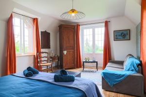 Postel nebo postele na pokoji v ubytování Chalet des longschamps
