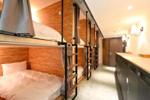 Katil atau katil-katil dalam bilik di NK Hostel