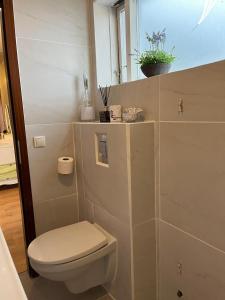 A bathroom at Lágholt 16