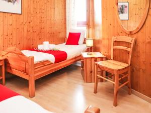 Ένα ή περισσότερα κρεβάτια σε δωμάτιο στο Apartment Mont-Fort 51 by Interhome