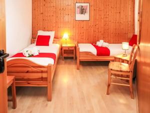 Ένα ή περισσότερα κρεβάτια σε δωμάτιο στο Apartment Mont-Fort 51 by Interhome +28 φωτογραφίες