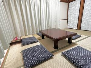 横滨2階建1棟貸しの寝室4部屋 無料高速Wi-Fi的相册照片