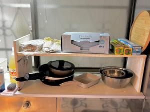 2階建1棟貸しの寝室4部屋 無料高速Wi-Fi的厨房或小厨房