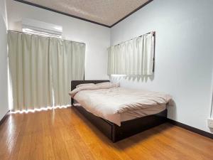 2階建1棟貸しの寝室4部屋 無料高速Wi-Fi客房内的一张或多张床位