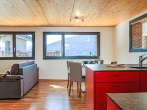 Posezení v ubytování Chalet Le Raccard by Interhome