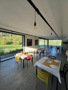Agriturismo B&B Caffè e Vino餐厅或其他用餐的地方