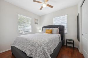 Gallery image of Clearwater 2BR Home Private Fire Pit, Hammock & Grill 10 Min to Beach in Clearwater