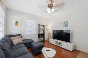 Gallery image of Clearwater 2BR Home Private Fire Pit, Hammock & Grill 10 Min to Beach in Clearwater
