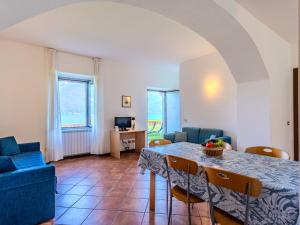 Posezení v ubytování Apartment Vecchia Filanda - MSO150 Apartment 301 by Interhome