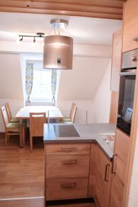 Kuchyňa alebo kuchynka v ubytovaní Apartment Donnersbach by Interhome