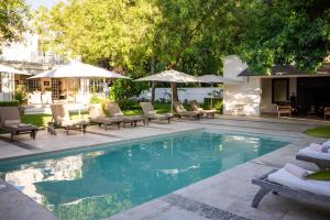 Bazén v ubytování Grande Provence nebo v jeho okolí