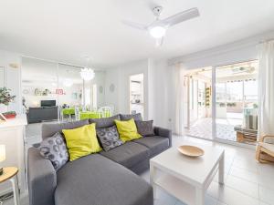 Køkken eller tekøkken på Apartment Las Terrazas V by Interhome