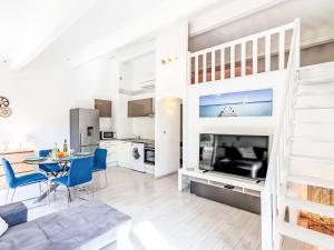Η κουζίνα ή μικρή κουζίνα στο Apartment Font Mourier-2 by Interhome
