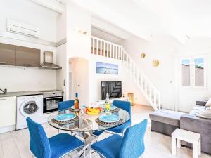 Η κουζίνα ή μικρή κουζίνα στο Apartment Font Mourier-2 by Interhome +21 φωτογραφίες