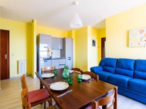 Dapur atau dapur kecil di Apartment Sunny Home by Interhome