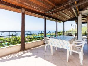Μπαλκόνι ή βεράντα στο Villa viletta Letizia by Interhome