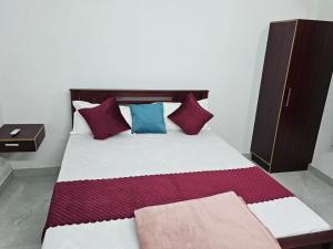 Fotografie z fotogalerie ubytování ZEAL HOMES AND APPARTMENTS KOOTHATTUKULAM v destinaci Kuttāttukulam