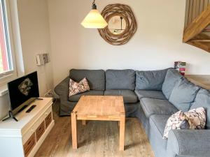 Χώρος καθιστικού στο Holiday Home Geesthof-1 by Interhome
