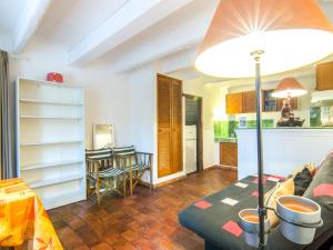 Η κουζίνα ή μικρή κουζίνα στο Studio Gassin Village by Interhome +14 φωτογραφίες