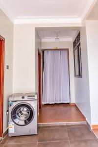 Fotografie z fotogalerie ubytování The beautiful Shams AO9 v destinaci Entebbe