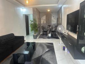 TV a/nebo společenská místnost v ubytování 2-Bed 1-Bath - Sleeps 4 with Parking + 4 fotografie