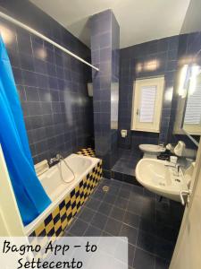 Ένα μπάνιο στο Marchisa Apartments +13 φωτογραφίες