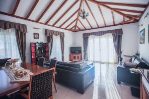 A television and/or entertainment centre at Villa Allegra
