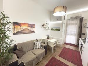 A seating area at CATHEDRAL APARTMENT