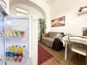 A kitchen or kitchenette at CATHEDRAL APARTMENT