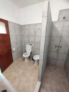 Phòng tắm tại Casa rural, vista al cerro +11 ảnh