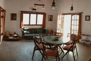 Khu vực ghế ngồi tại Casa rural, vista al cerro