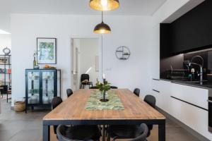 Kuchyň nebo kuchyňský kout v ubytování GuestReady - Anakaj House