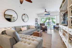 Televisyen dan/atau pusat hiburan di 7940 # 626, Naples, FL