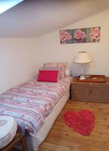 Zdjęcie z galerii obiektu maison avec jardin dans jolie cité proche océan w mieście Pons +8 zdjęć