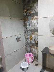 RKS INTERNATIONAL HAMPi的一间浴室