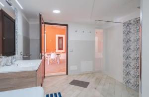 Фотография из галереи Villa con piscina al mare в городе Оньина
