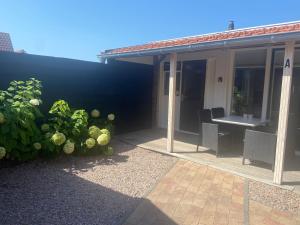 Φωτογραφία από το άλμπουμ του Het Paalhoofd 3 personen σε Westkapelle