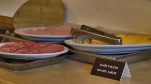 Comida no apart-hotel ou em algum lugar perto