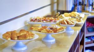 Comida no apart-hotel ou em algum lugar perto