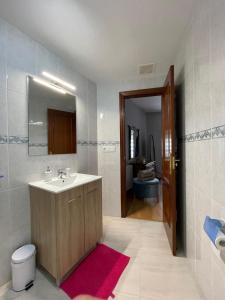 Koupelna v ubytování APARTAMENTO CANELAS
