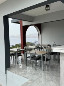 Restaurace v ubytování Kaloniki Rooms & Suites