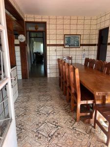Μια τηλεόραση ή/και κέντρο ψυχαγωγίας στο Pousada Rose e Filhos